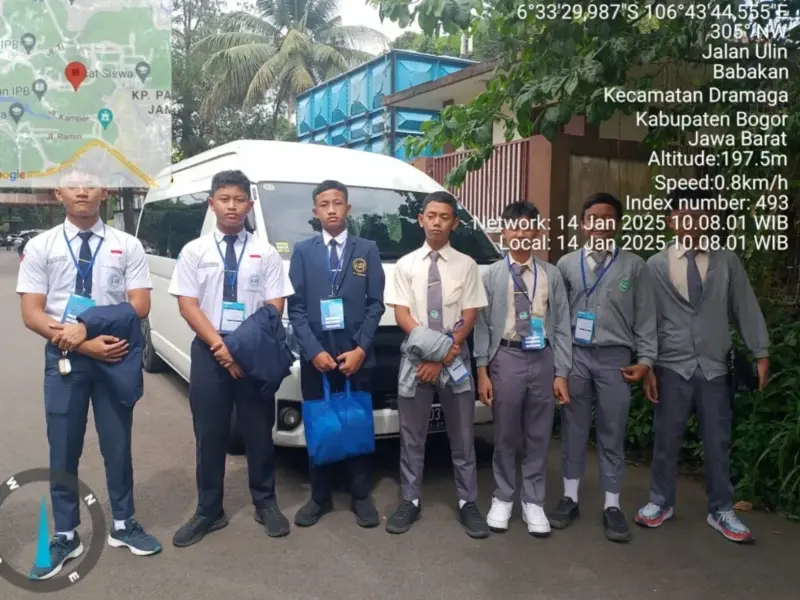 Hiace Commuter Rental Mobil Innova Reborn